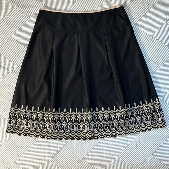 Old Navy Dresses & Skirts - Old Navy Women's Pleated Scalloped Hem Skirt